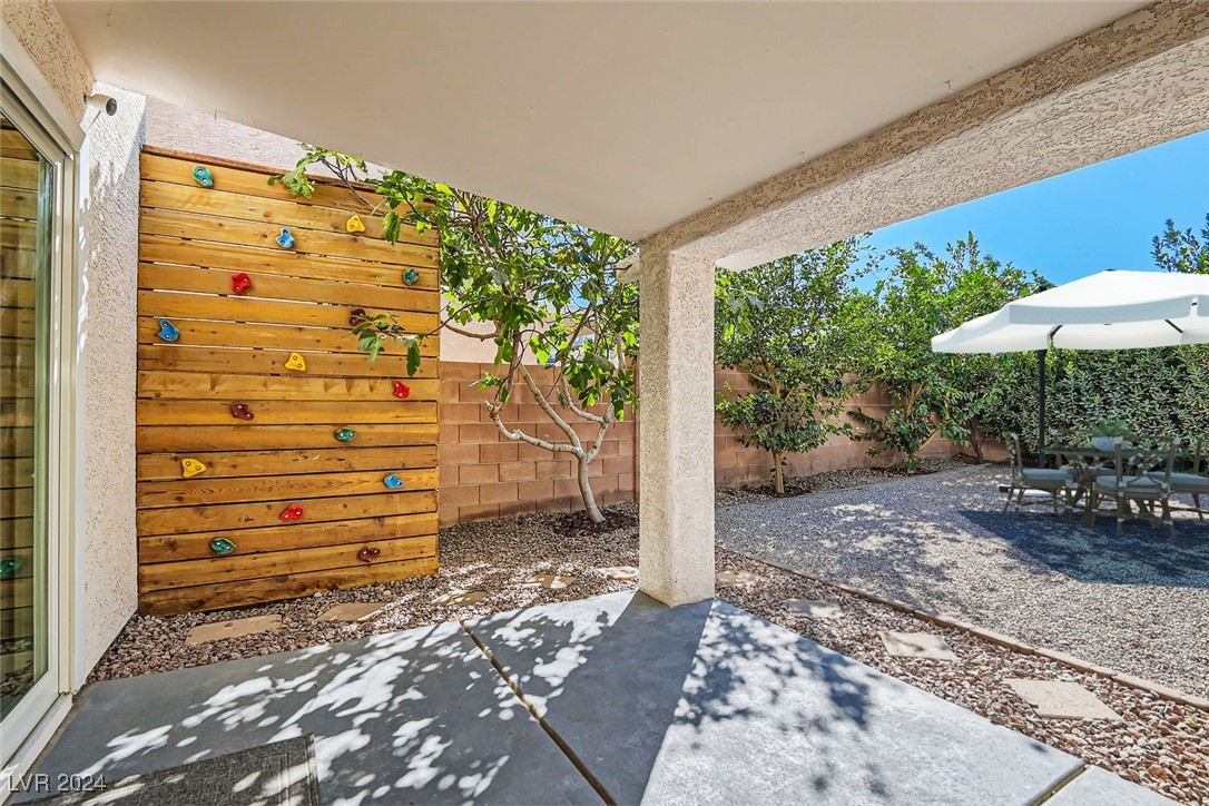 7045 Flowering Willow Street