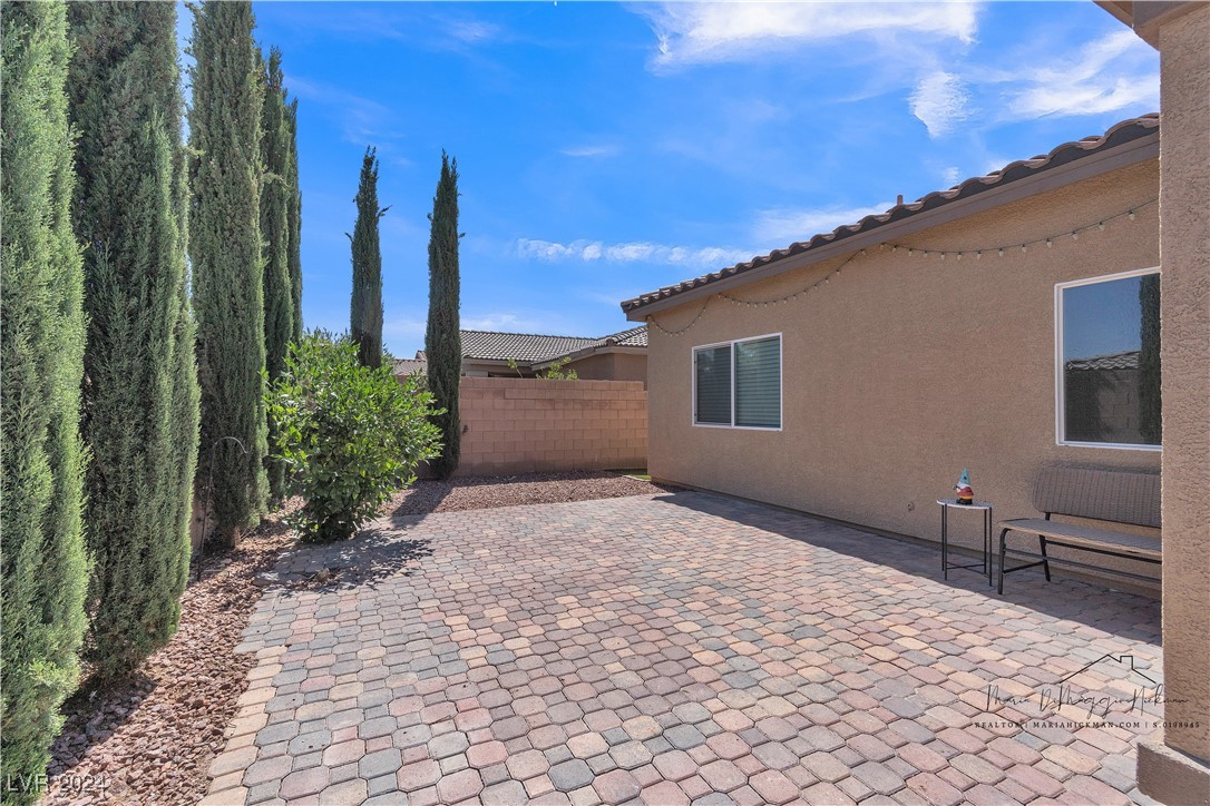 7182 Blowing Breeze Avenue