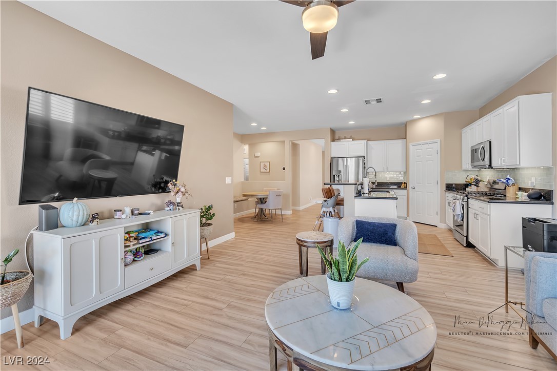 7182 Blowing Breeze Avenue