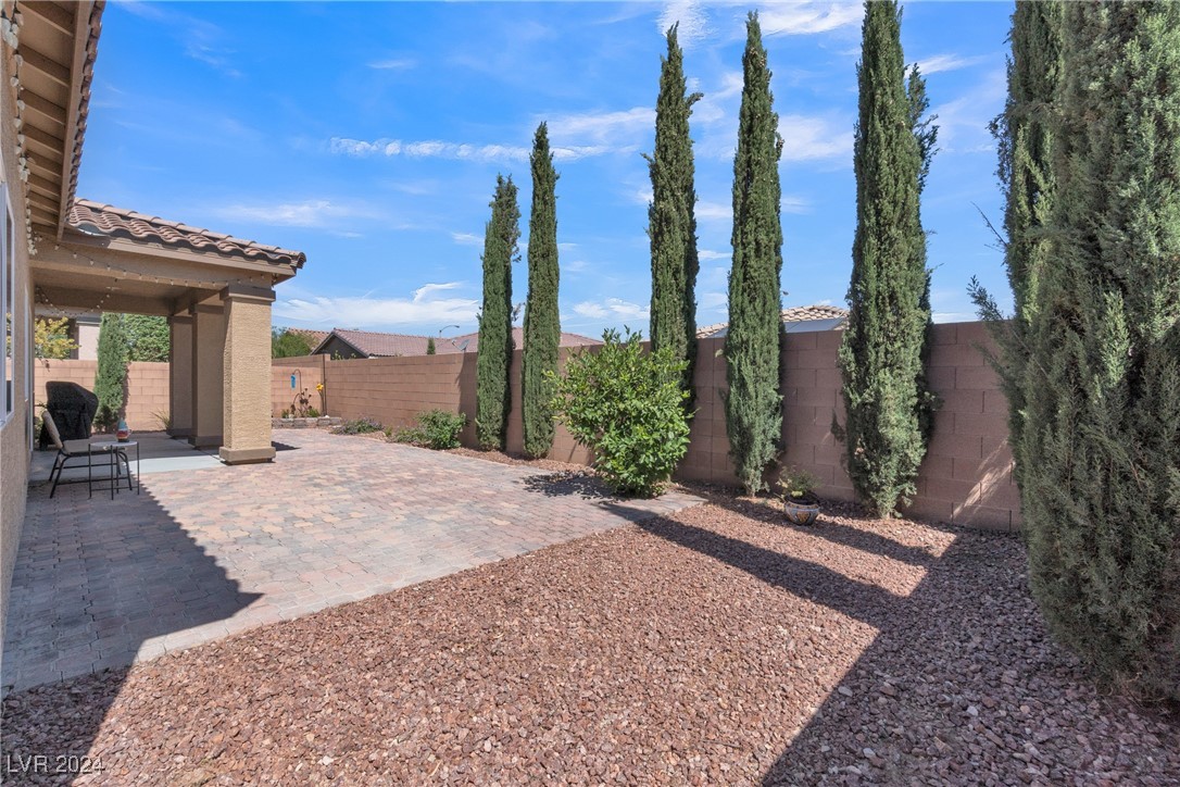 7182 Blowing Breeze Avenue