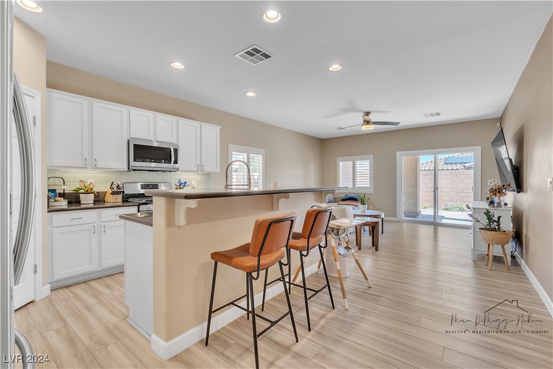 7182 Blowing Breeze Avenue