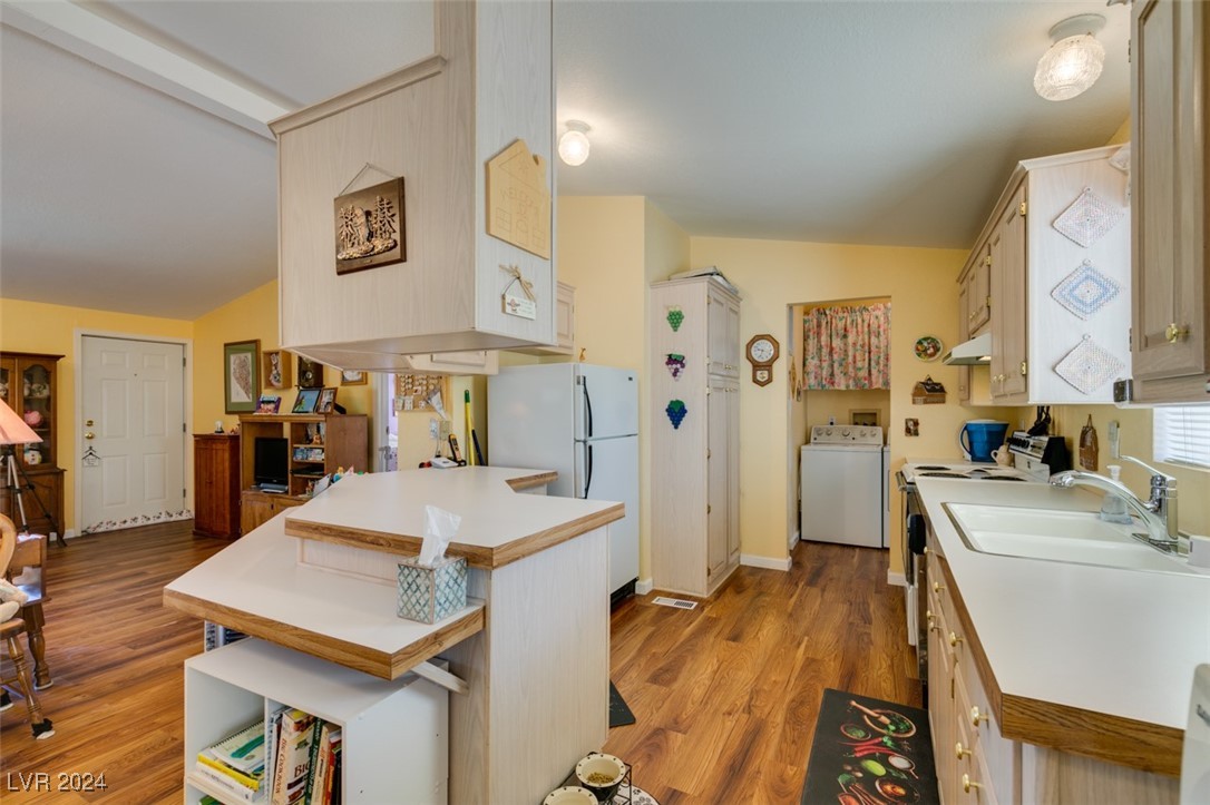 185 South Vegas Street