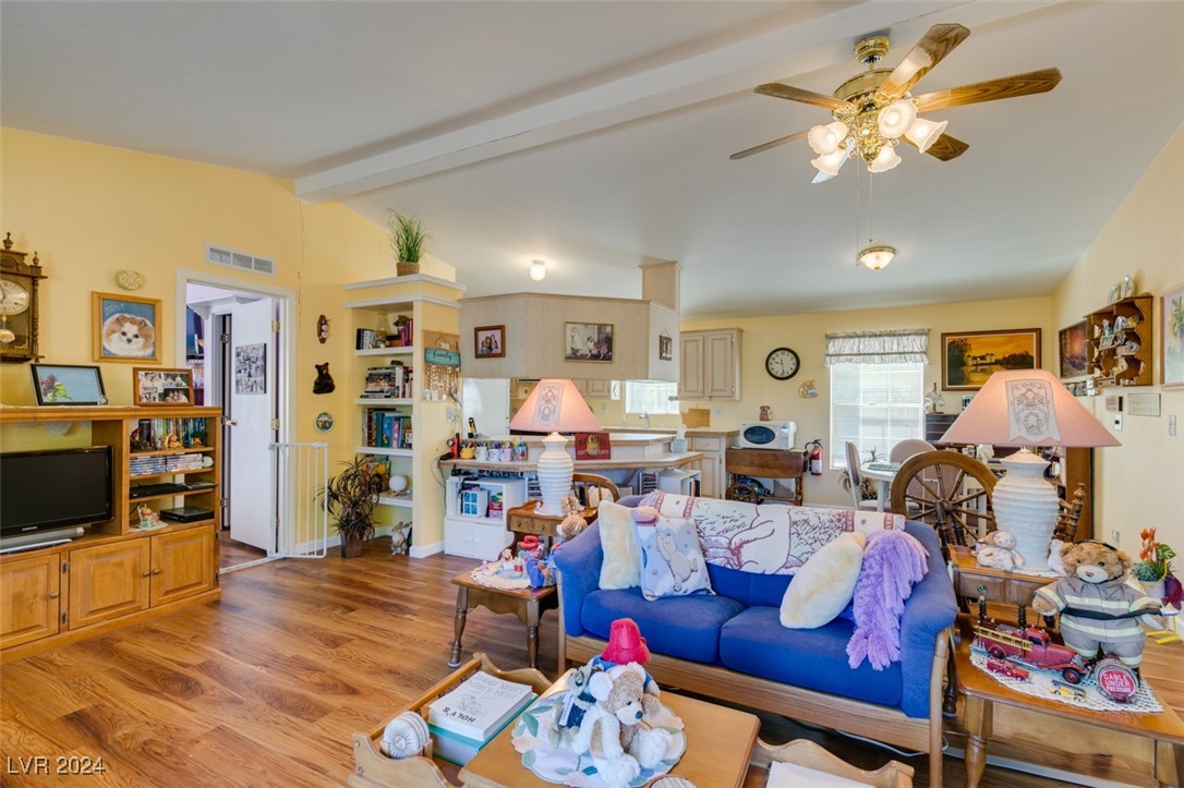 185 South Vegas Street