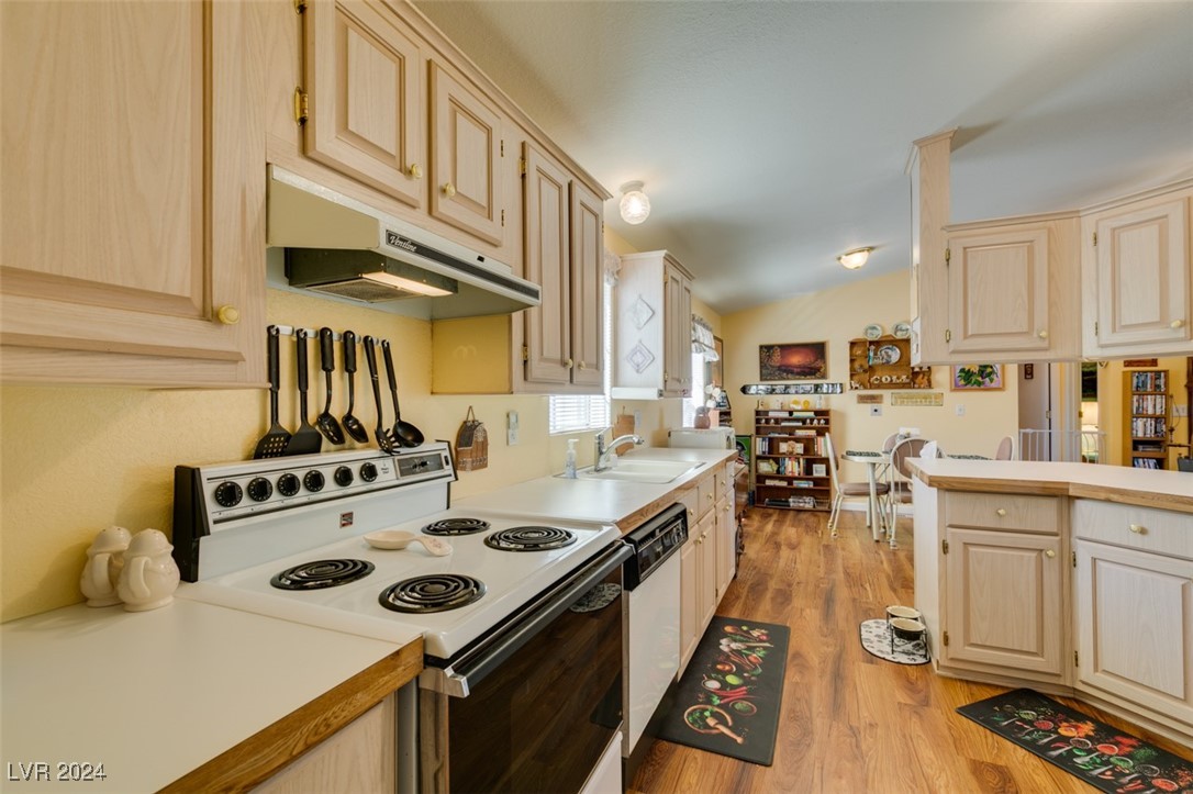 185 South Vegas Street