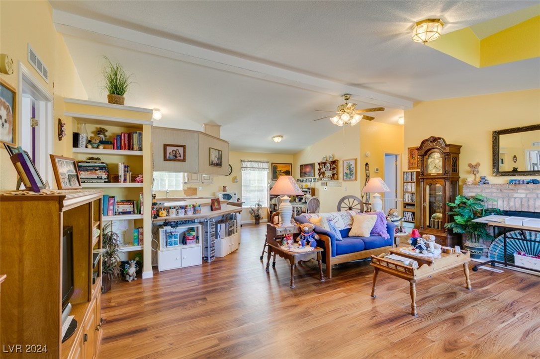 185 South Vegas Street