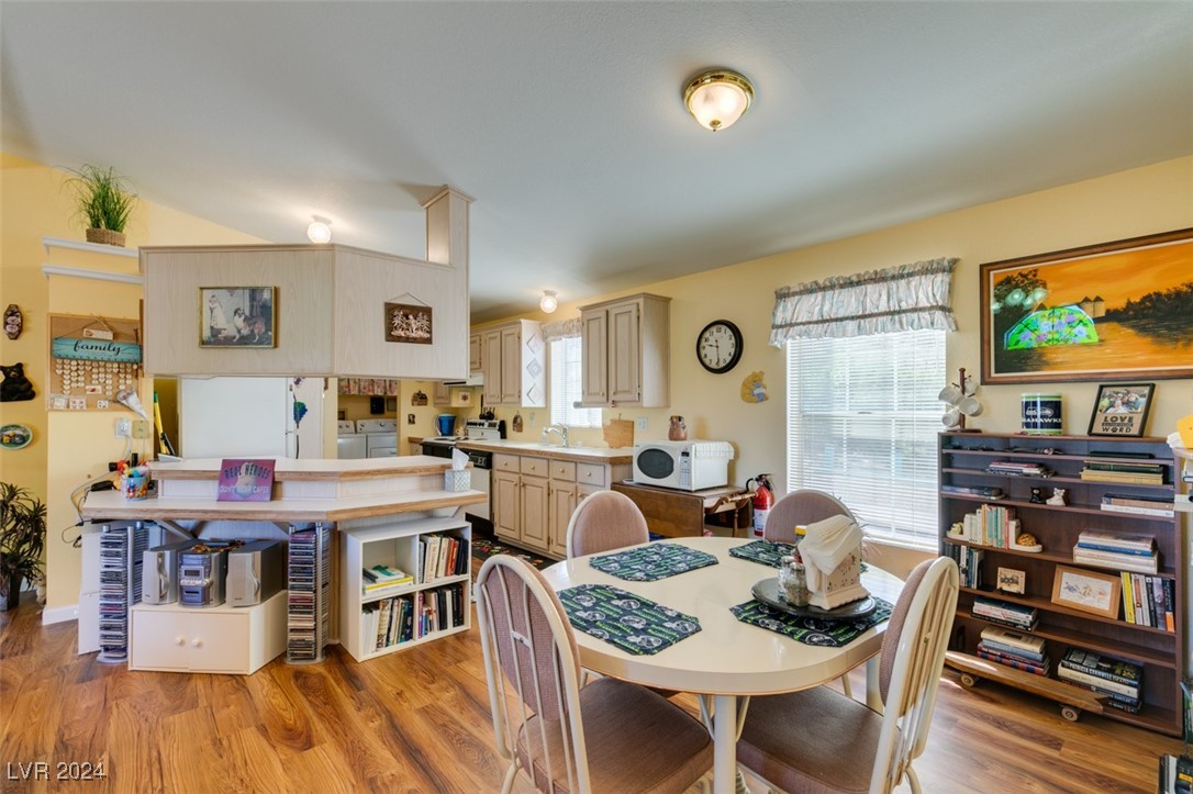 185 South Vegas Street