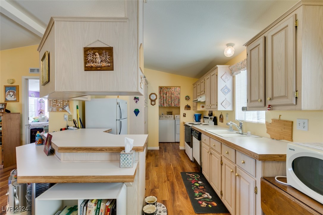 185 South Vegas Street