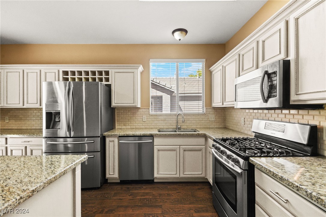 1221 Woodmore Street