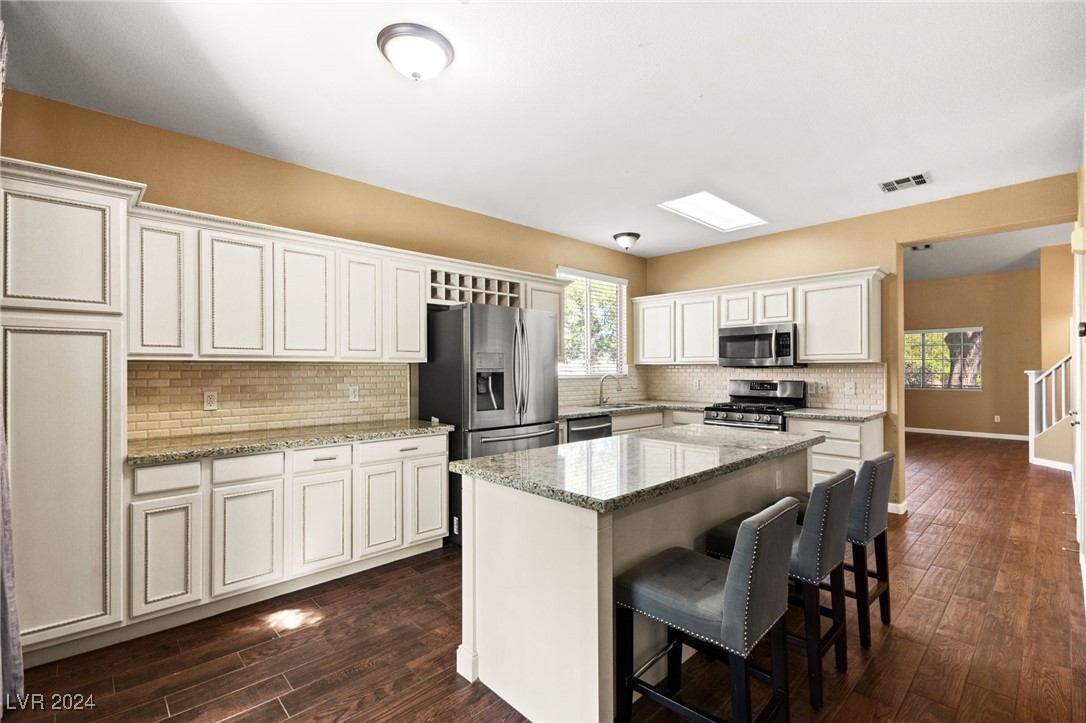 1221 Woodmore Street