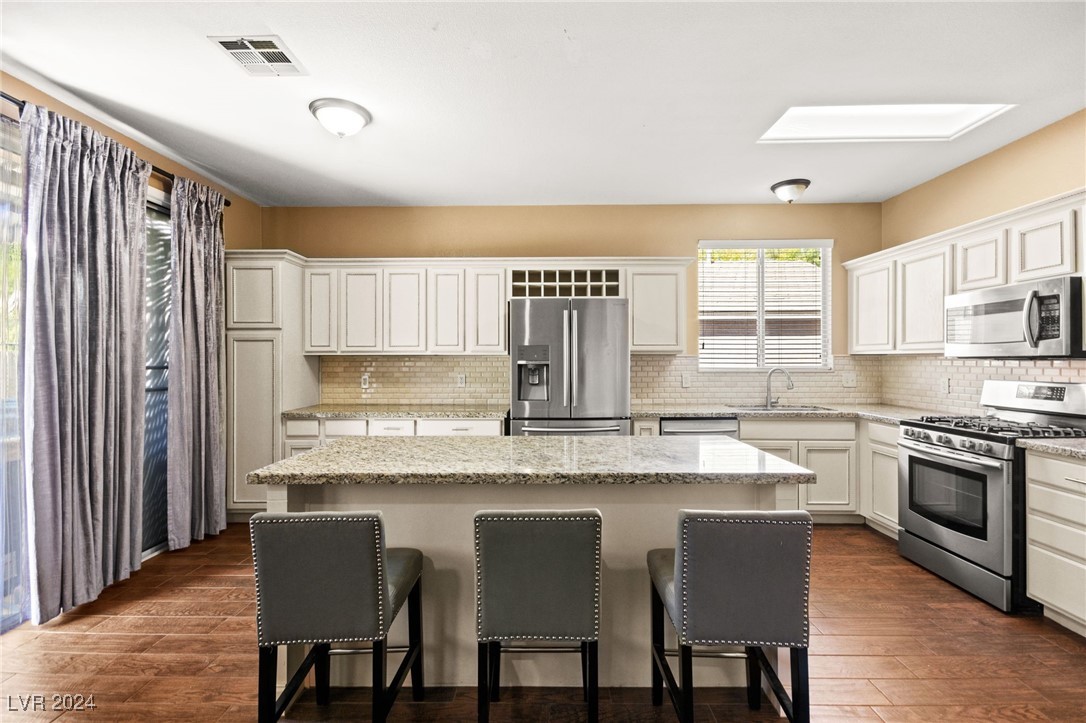 1221 Woodmore Street