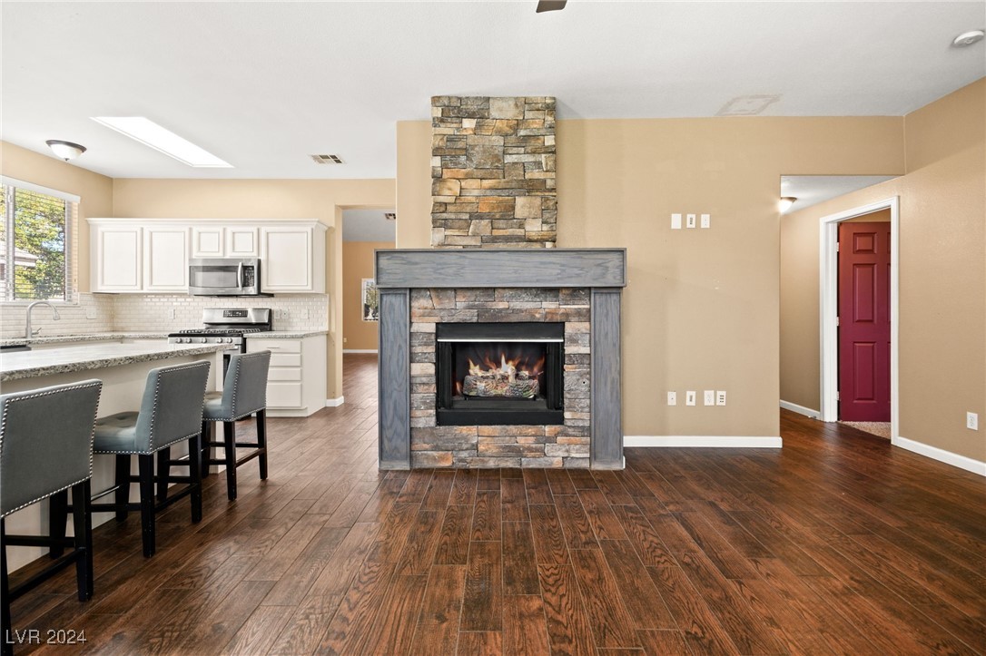 1221 Woodmore Street