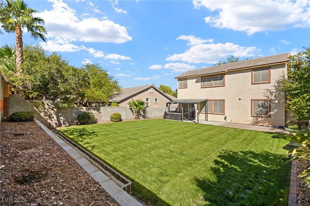 1221 Woodmore Street