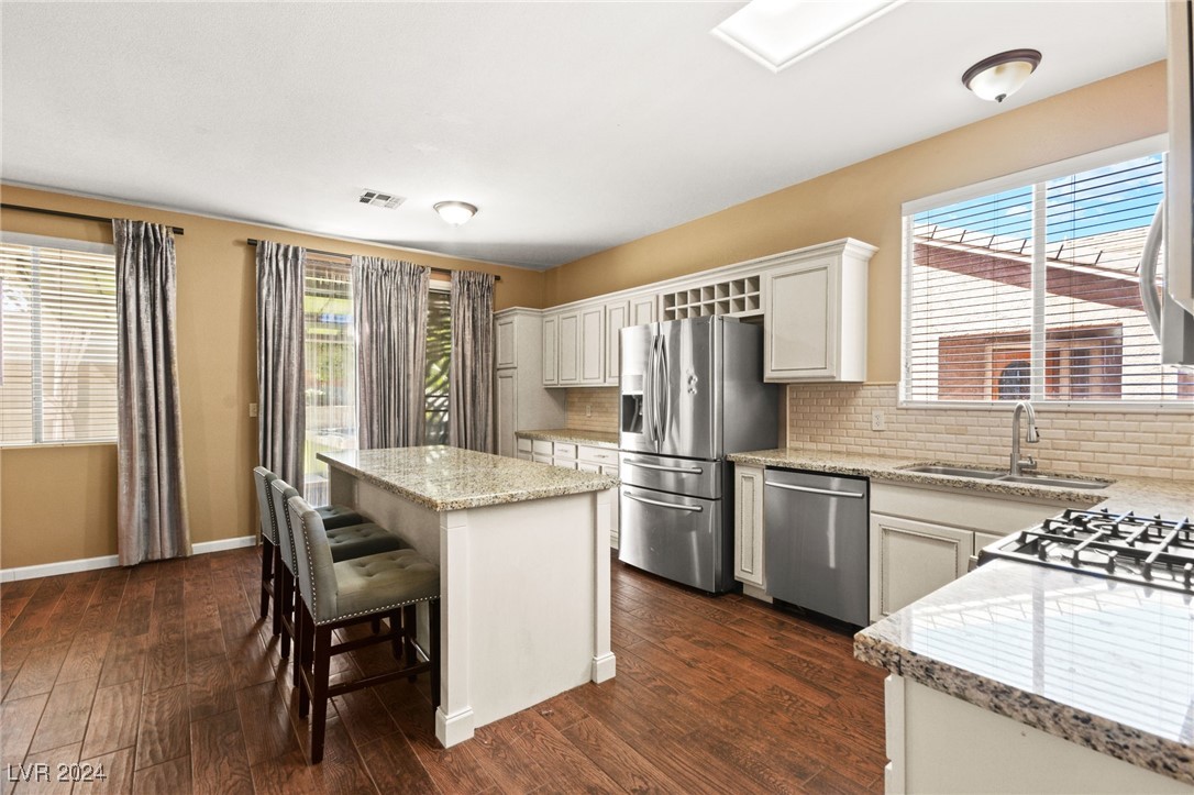 1221 Woodmore Street