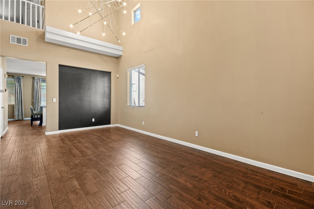 1221 Woodmore Street