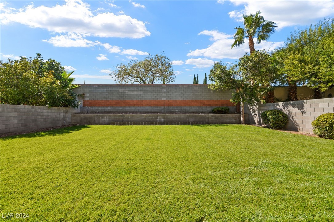 1221 Woodmore Street