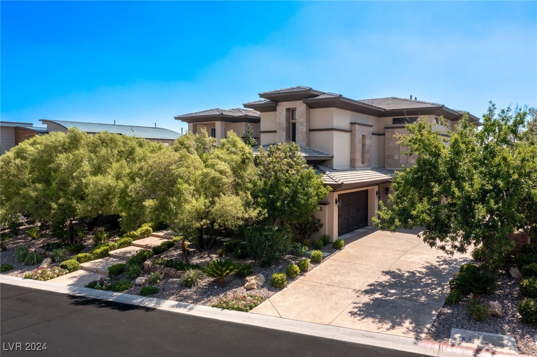 15 Meadowhawk Lane