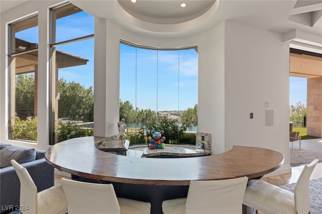 15 Meadowhawk Lane