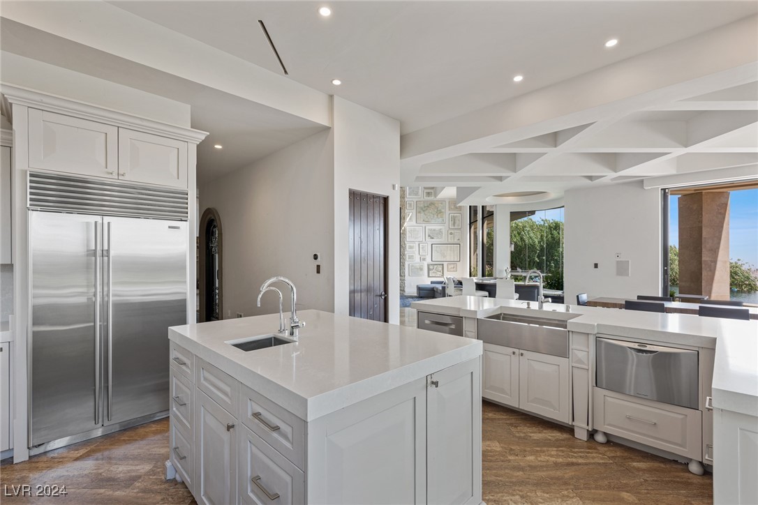 15 Meadowhawk Lane