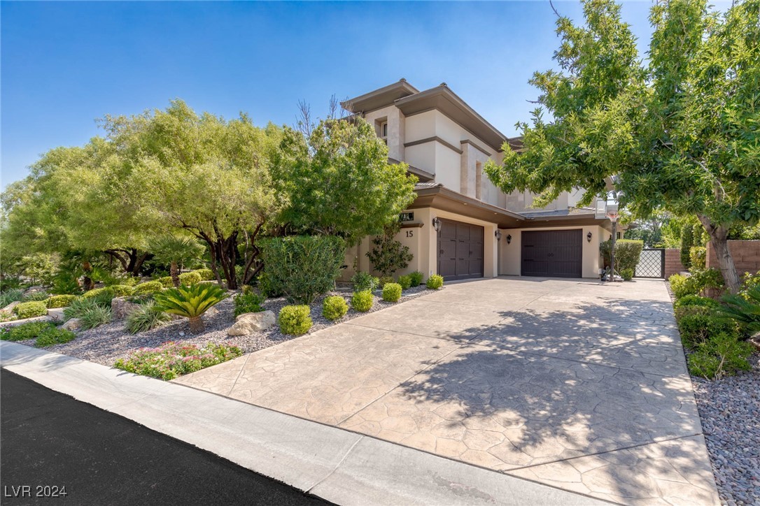 15 Meadowhawk Lane