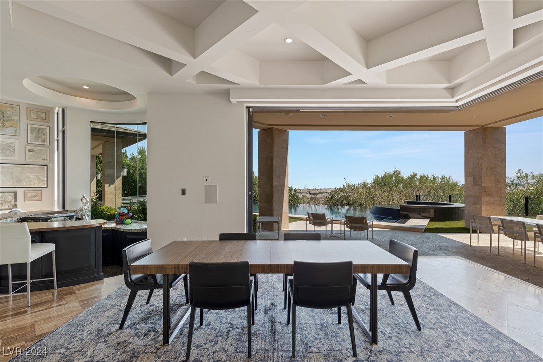 15 Meadowhawk Lane