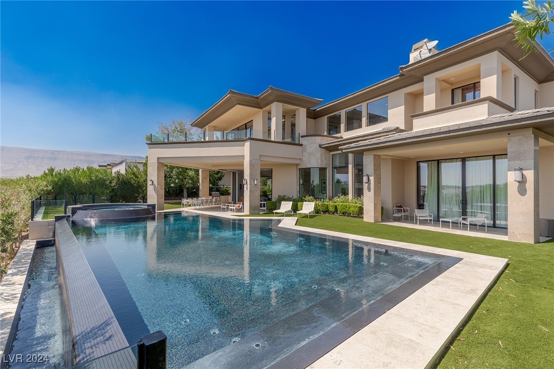15 Meadowhawk Lane