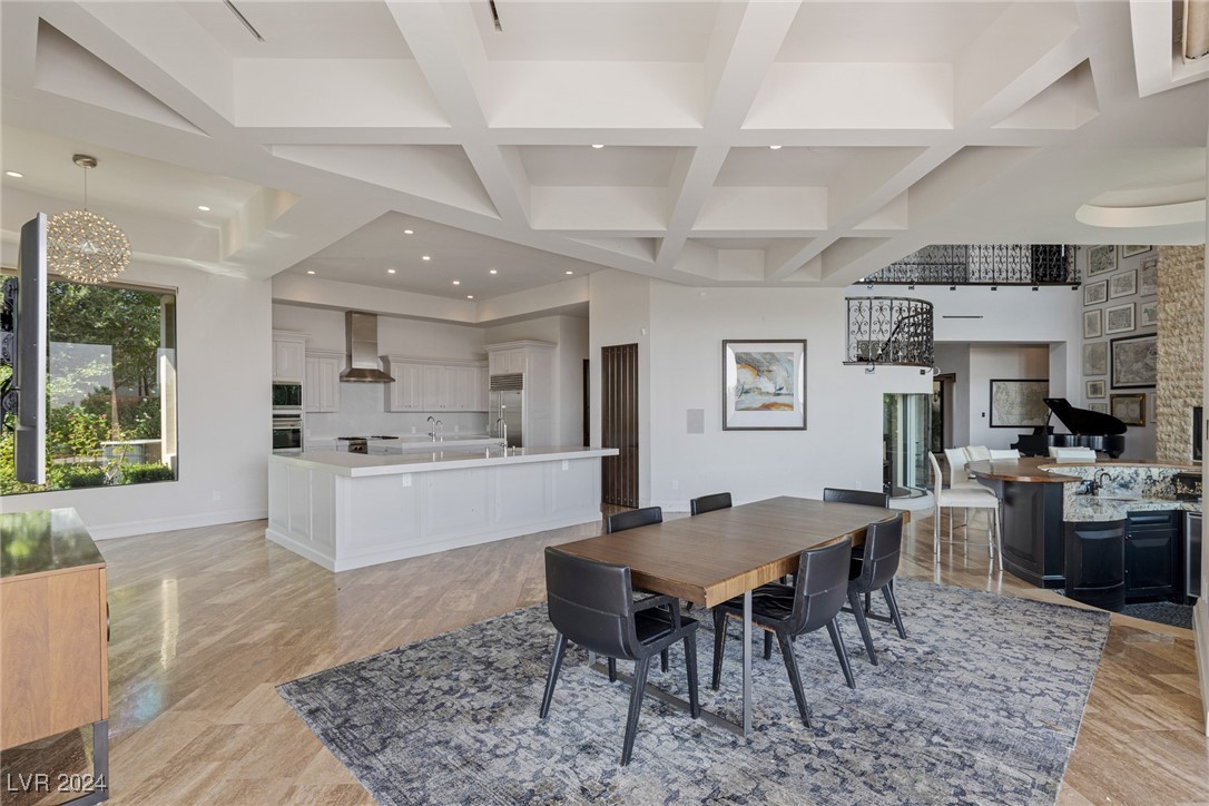15 Meadowhawk Lane