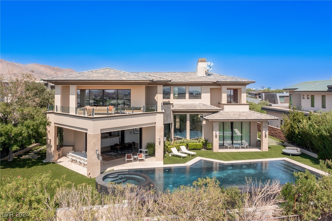 15 Meadowhawk Lane