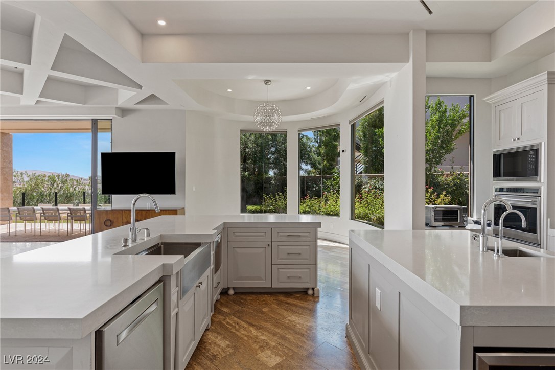 15 Meadowhawk Lane
