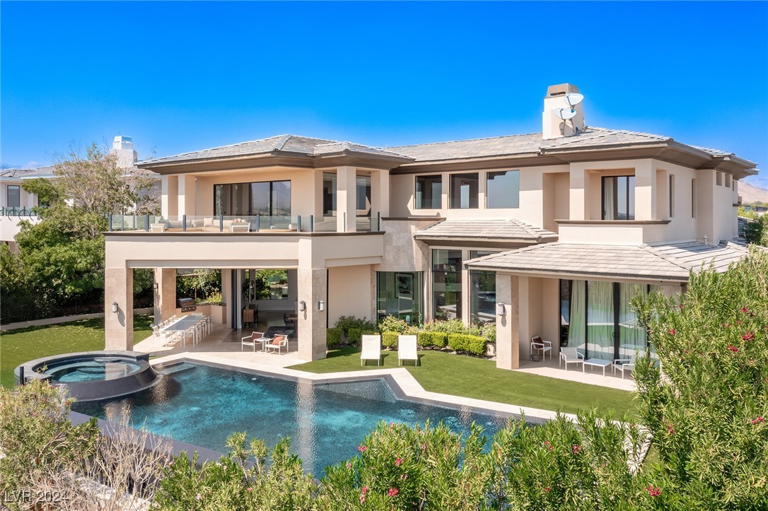 15 Meadowhawk Lane