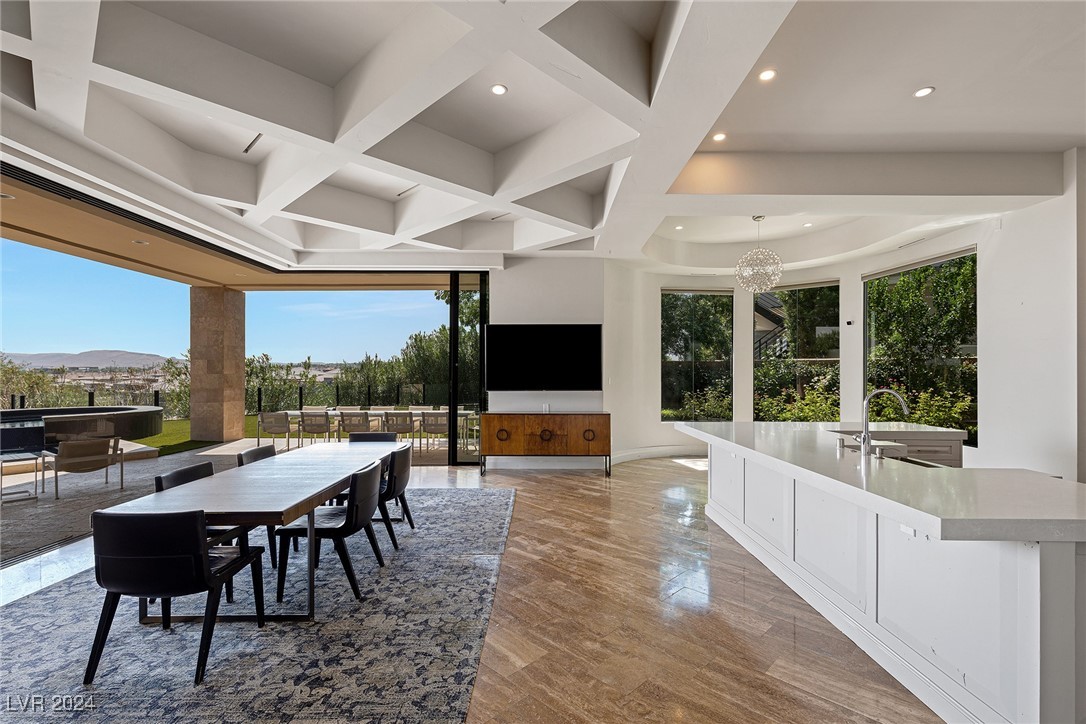 15 Meadowhawk Lane