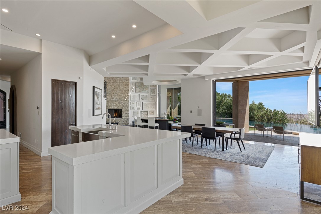 15 Meadowhawk Lane