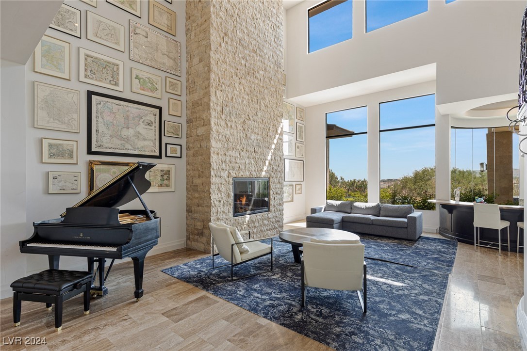 15 Meadowhawk Lane