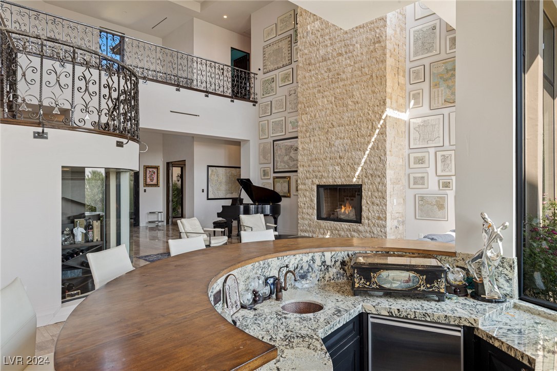 15 Meadowhawk Lane