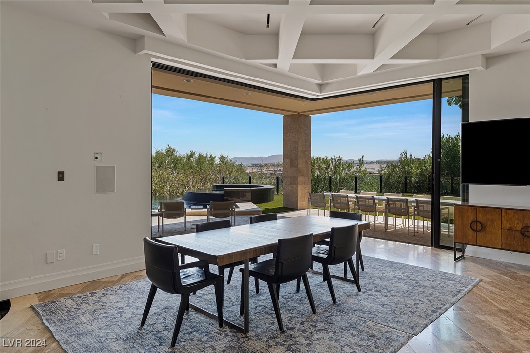 15 Meadowhawk Lane