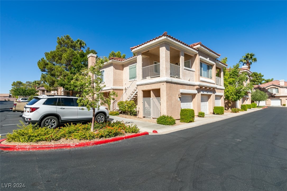 251 South Green Valley Parkway 1011