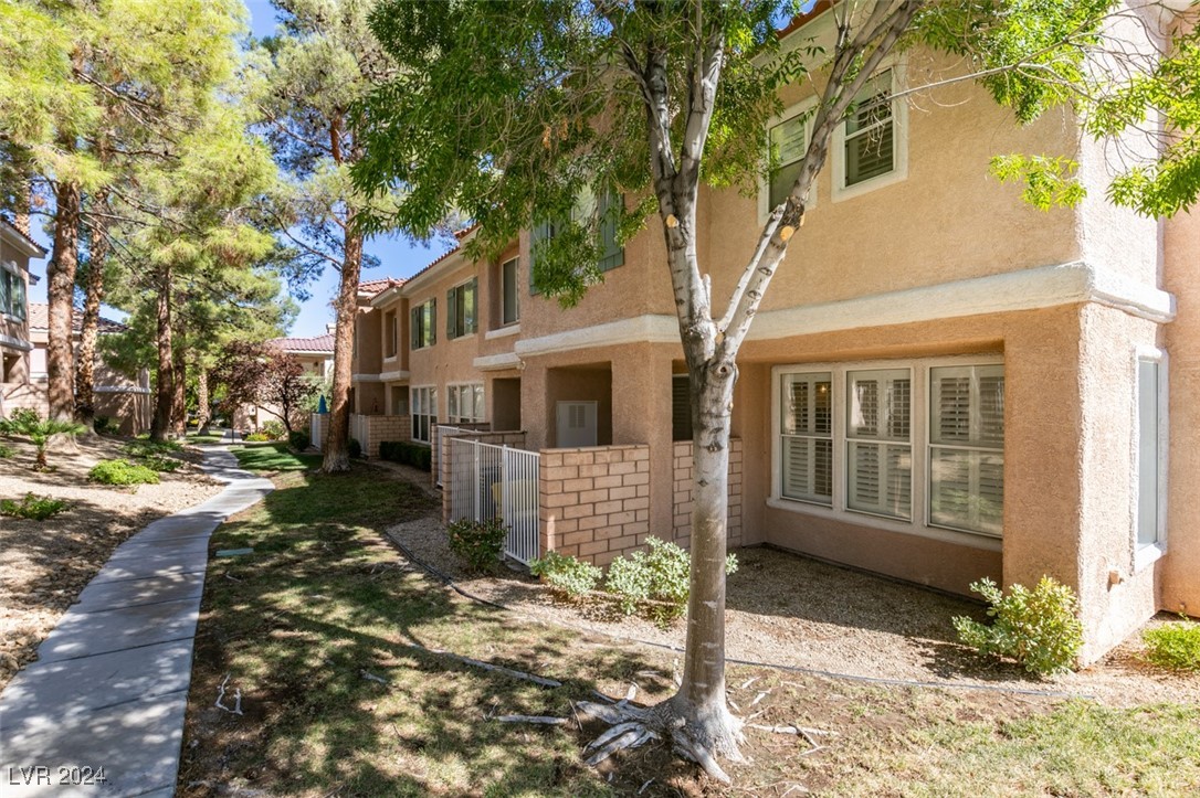 251 South Green Valley Parkway 1011