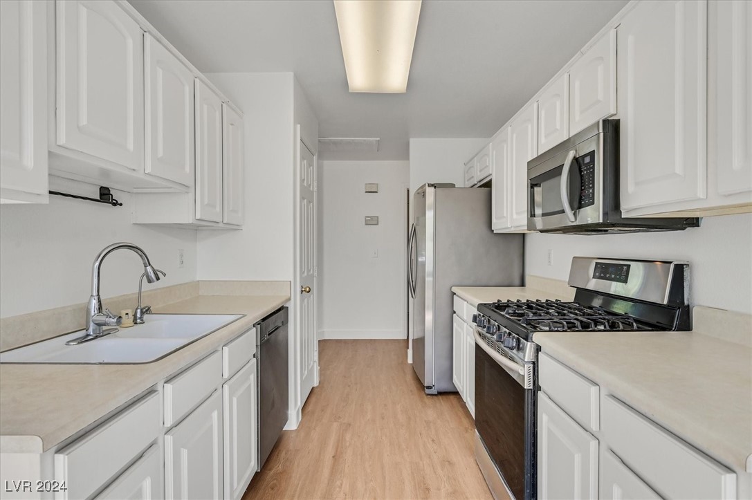 4330 Scarlet Vista Court