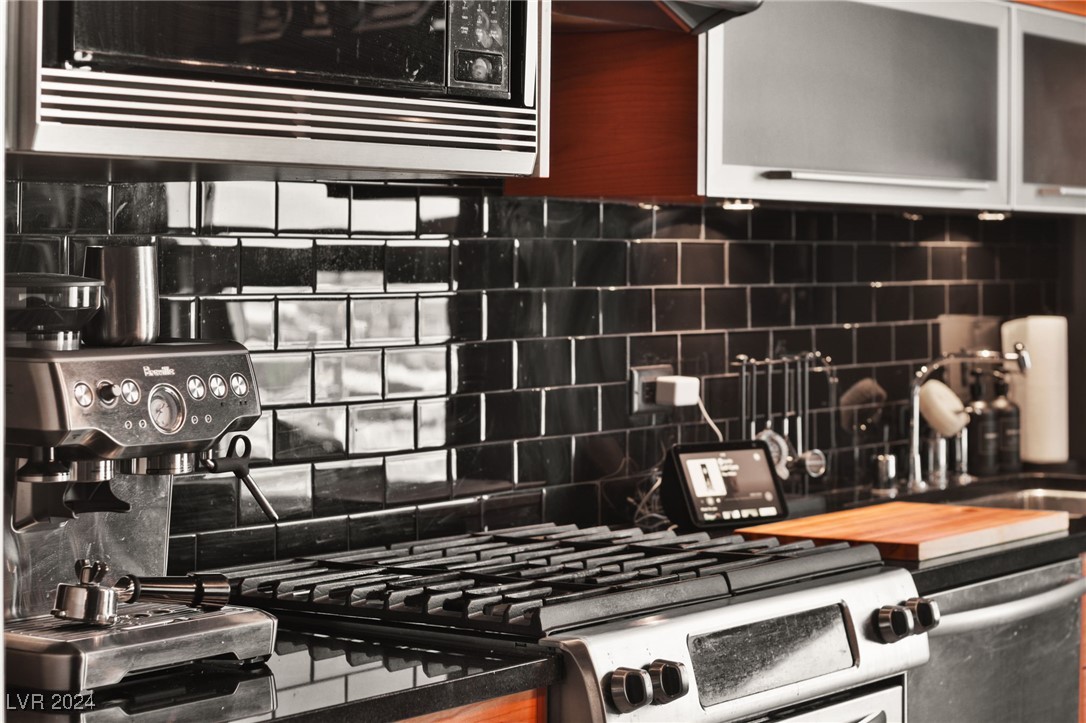 200 Hoover Avenue 1502