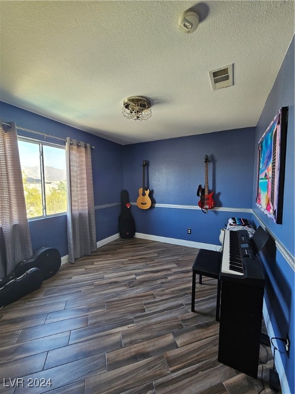 4824 Whisper Lake Avenue