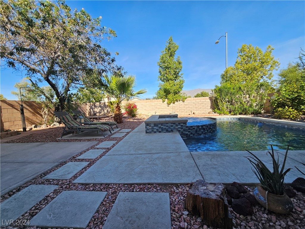 4824 Whisper Lake Avenue