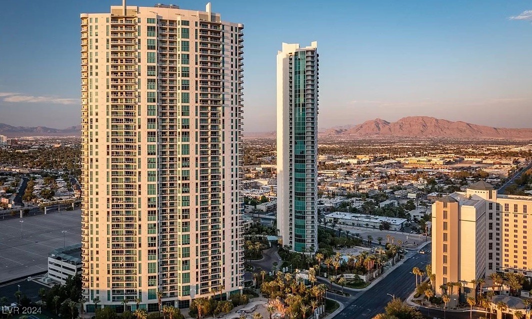 322 Karen Avenue 2203