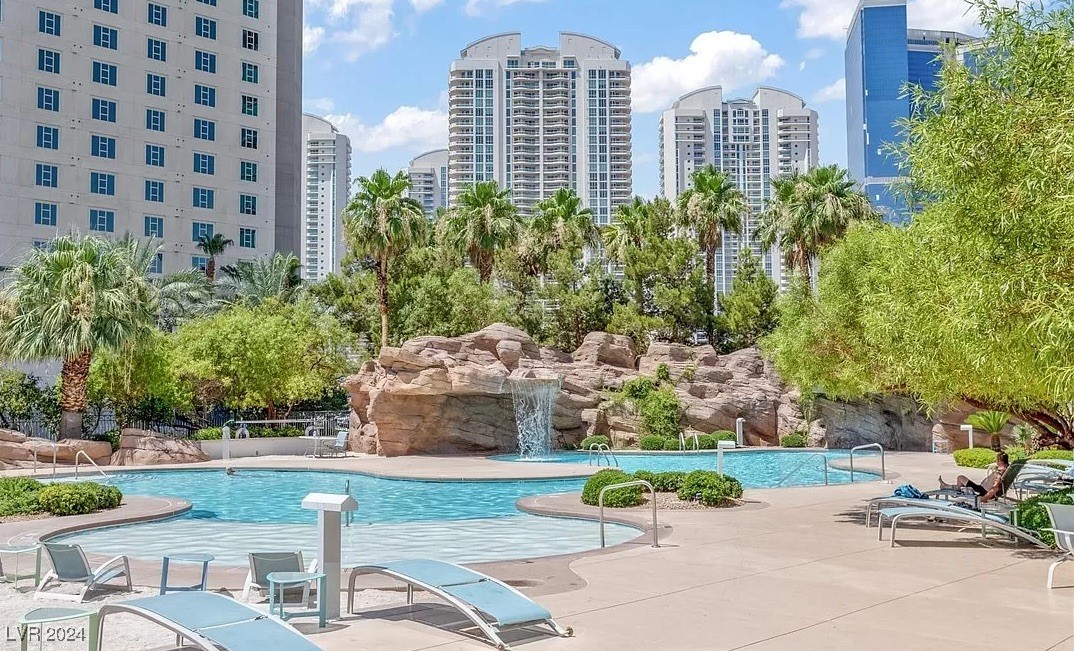 322 Karen Avenue 2203