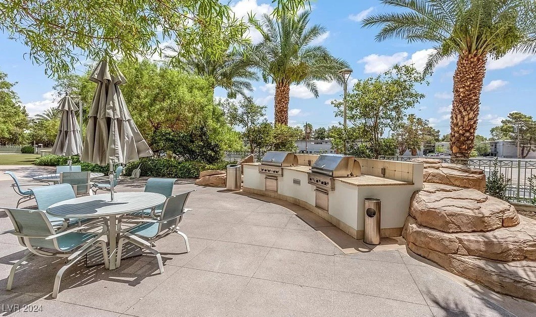 322 Karen Avenue 2203