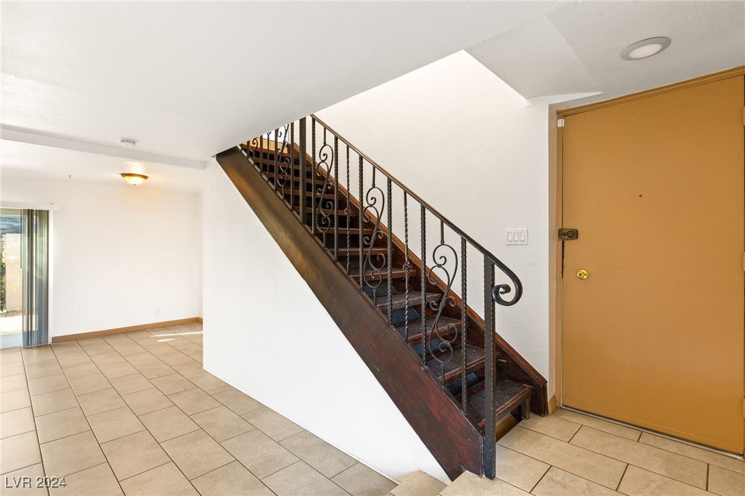544 Oakbrook Lane