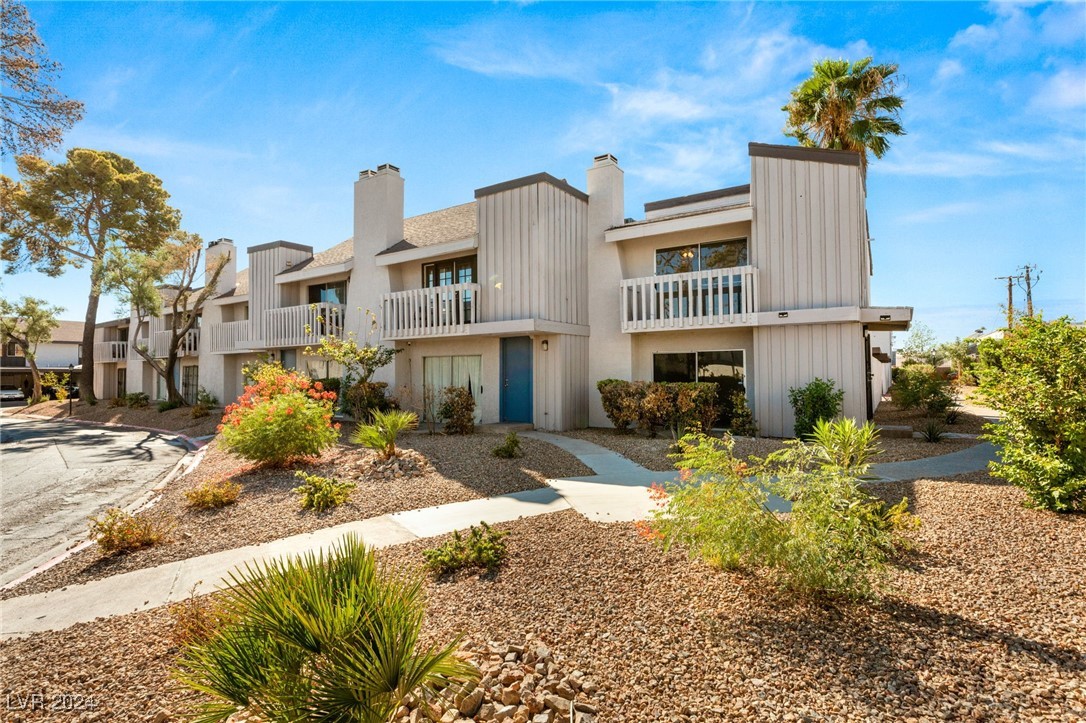 544 Oakbrook Lane