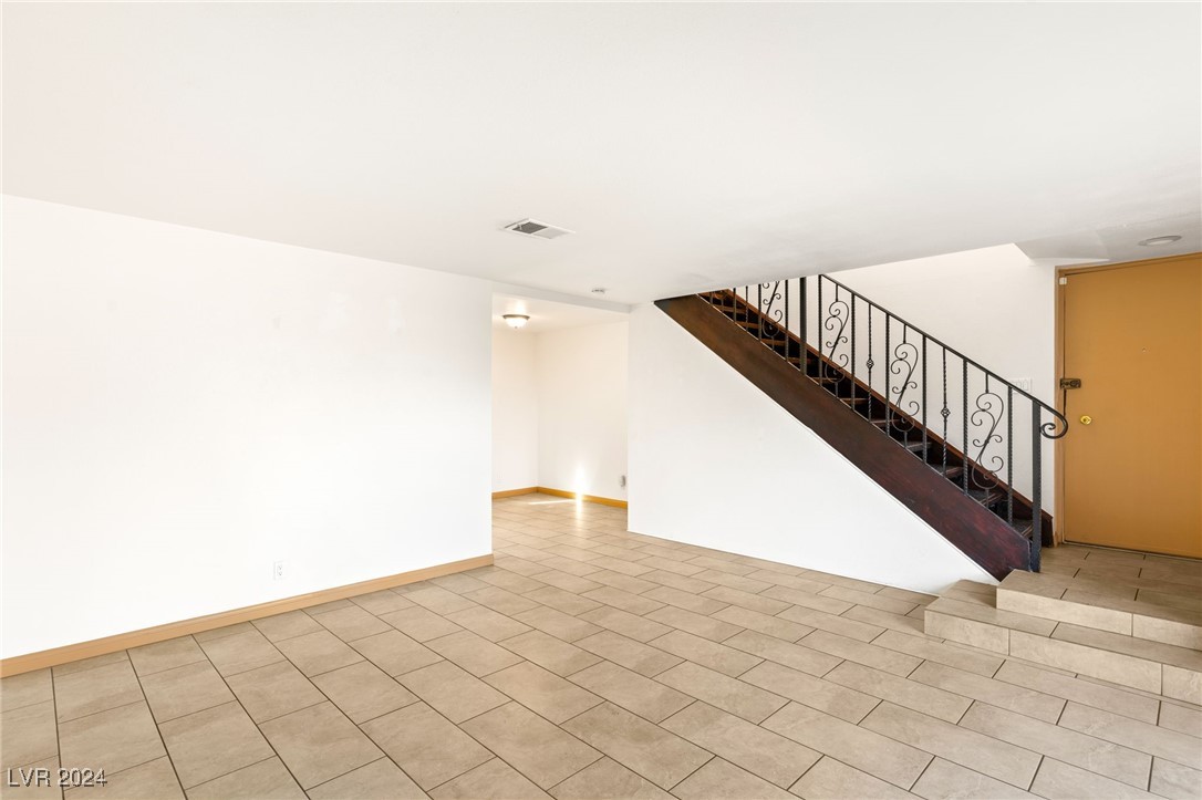 544 Oakbrook Lane