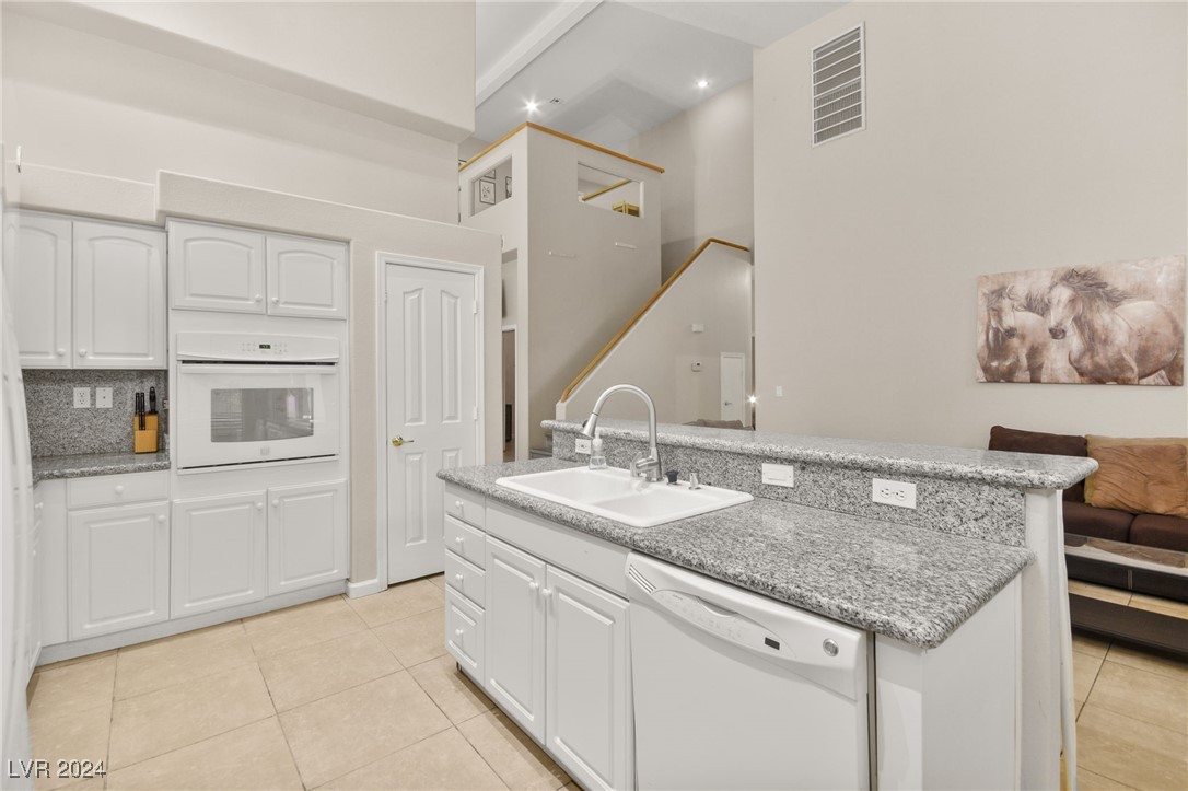 1932 Kachina Mountain Drive