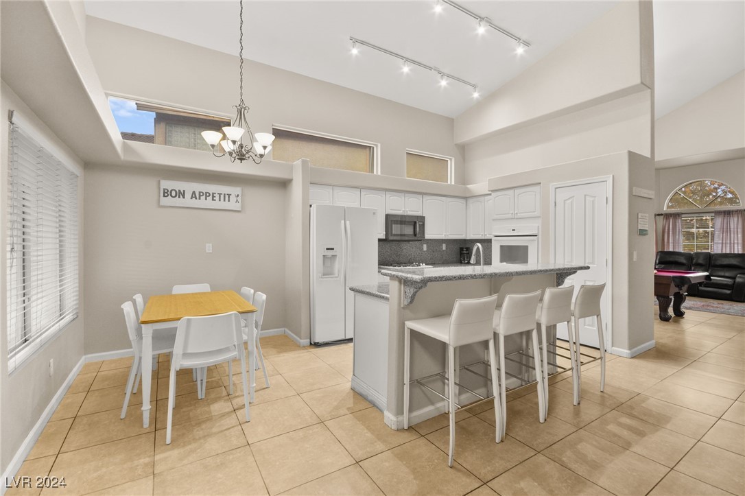 1932 Kachina Mountain Drive