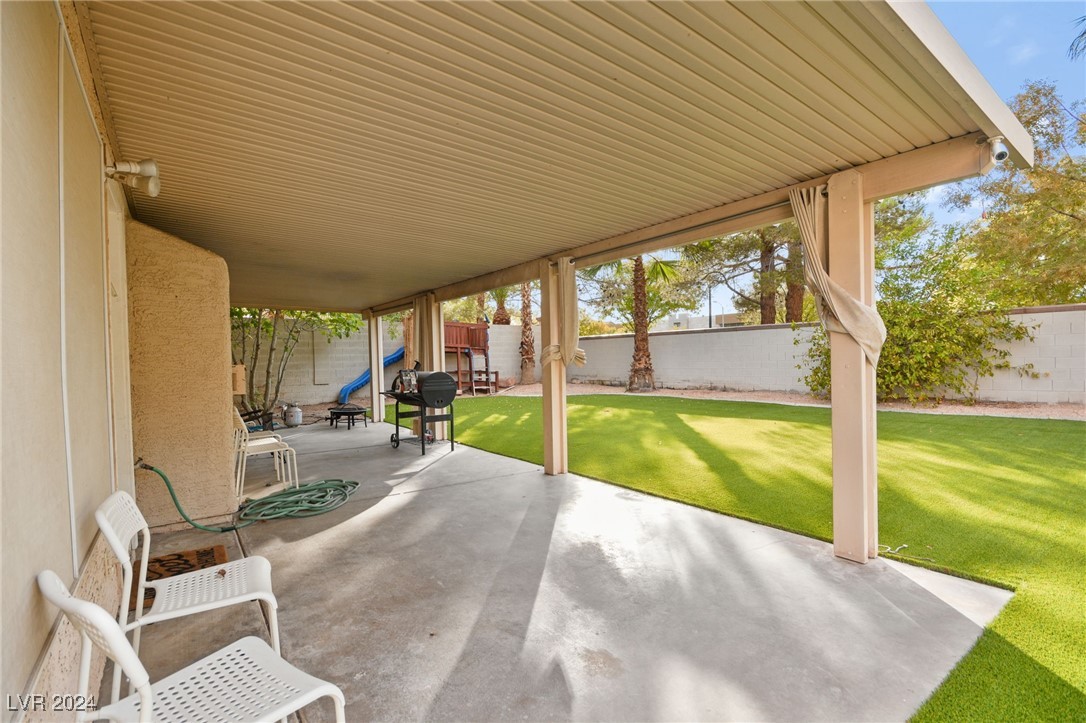 1932 Kachina Mountain Drive