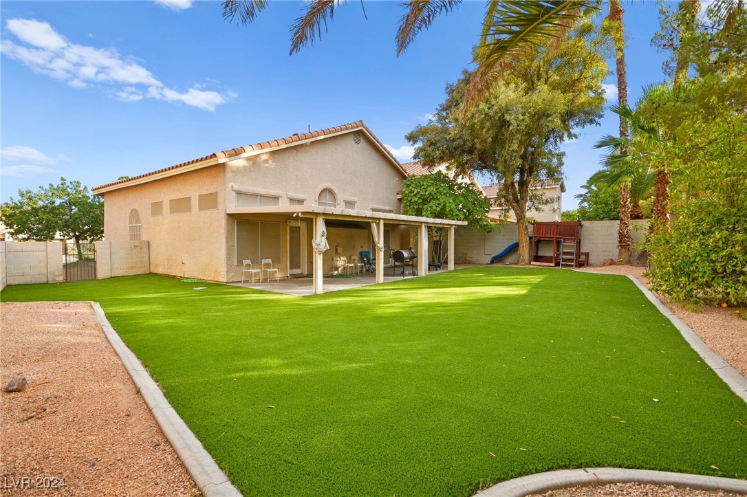 1932 Kachina Mountain Drive